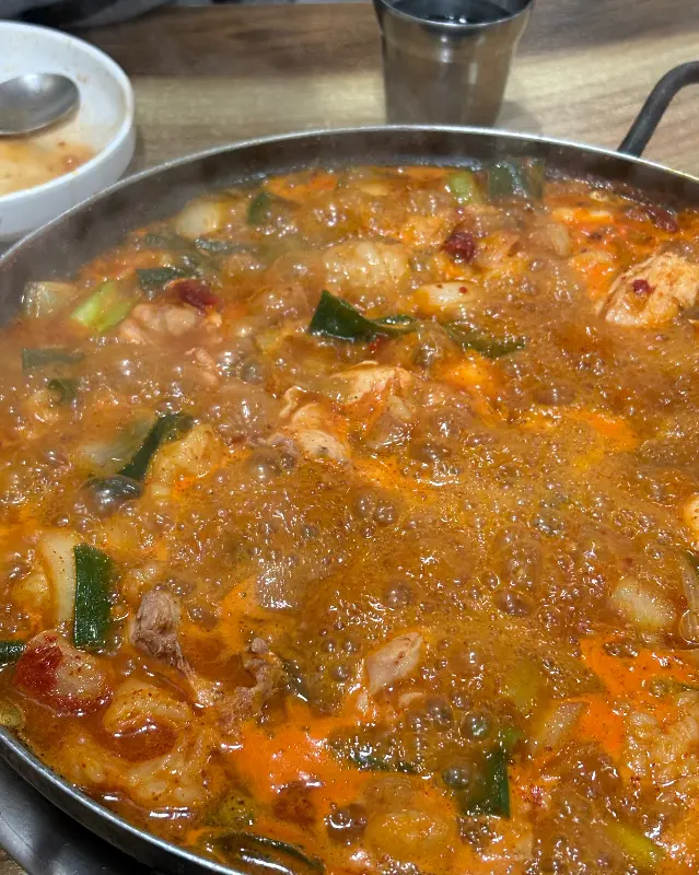 보글보글 끓는 곱도리탕