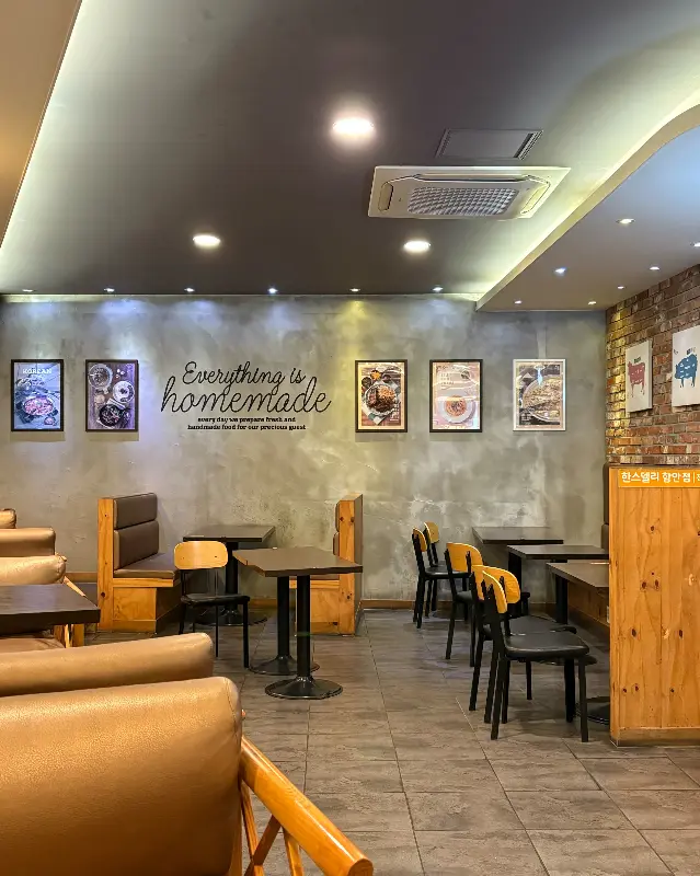 깔끔하고 쾌적한 매장 내부