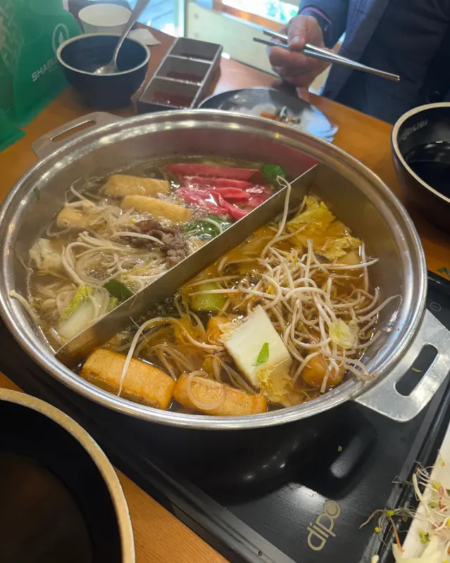 깔끔하고 쾌적한 샤브마니아 내부