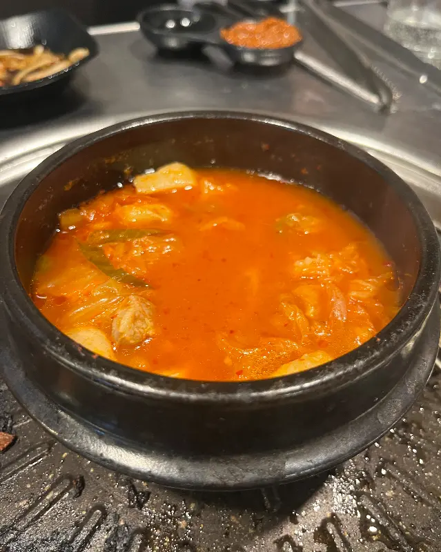 뚝배기에 담겨 나온 된장찌개