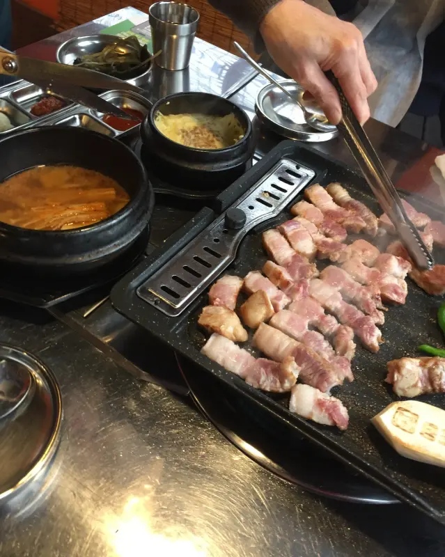 옹포상회 한 상 차림