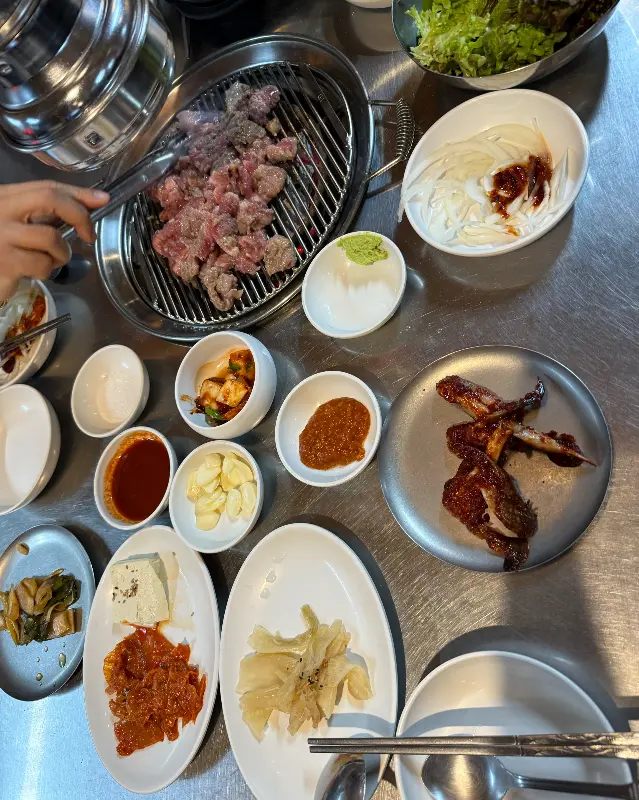 정박숯불가든 내부