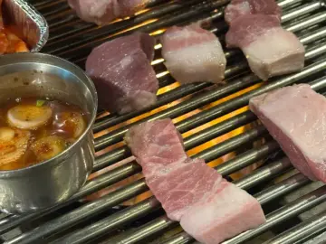 사당 맛집 탐험: 쫀득한 특수부위의 과학, 뚱보집에서 찾은 미식의 지역명