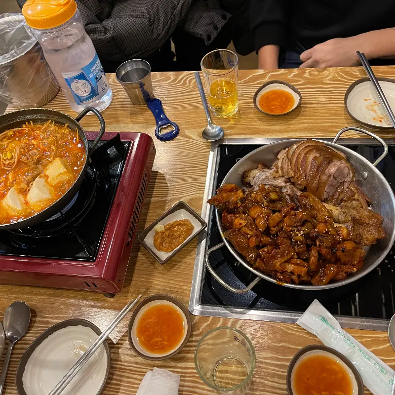 테이블 전체 모습