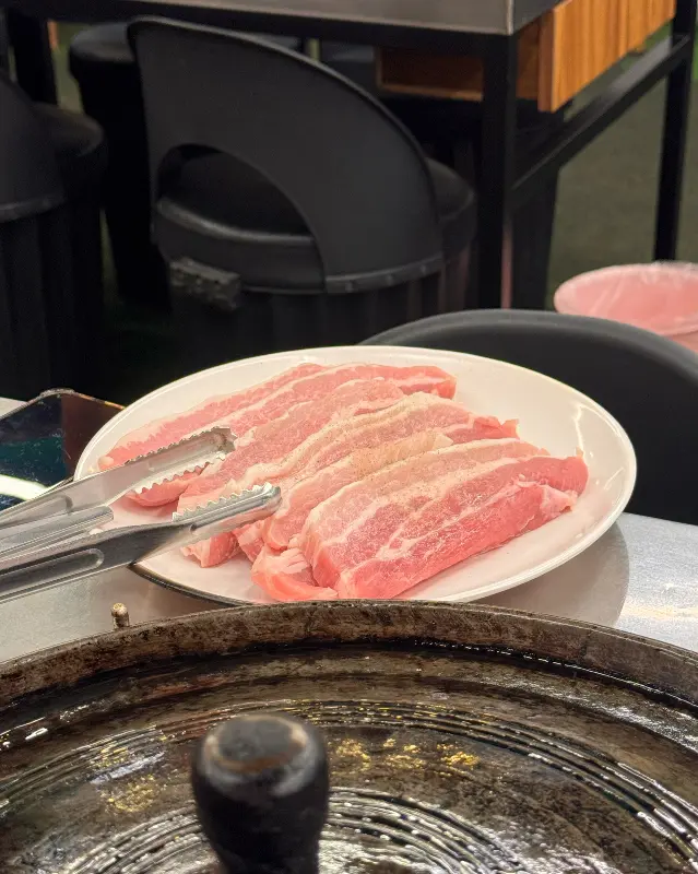 푸짐하게 차려진 한 상