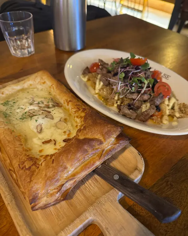 스테이크 크림 파스타와 빠네