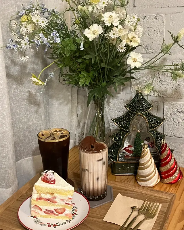 아늑하고 편안한 분위기의 내부 인테리어