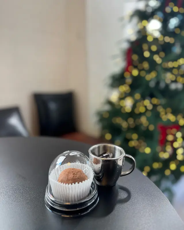 두쫀쿠와 커피 한 잔