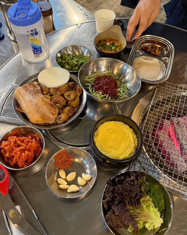 테이블 한 상 차림