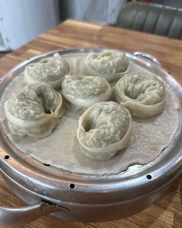 윤기 자르르 왕만두