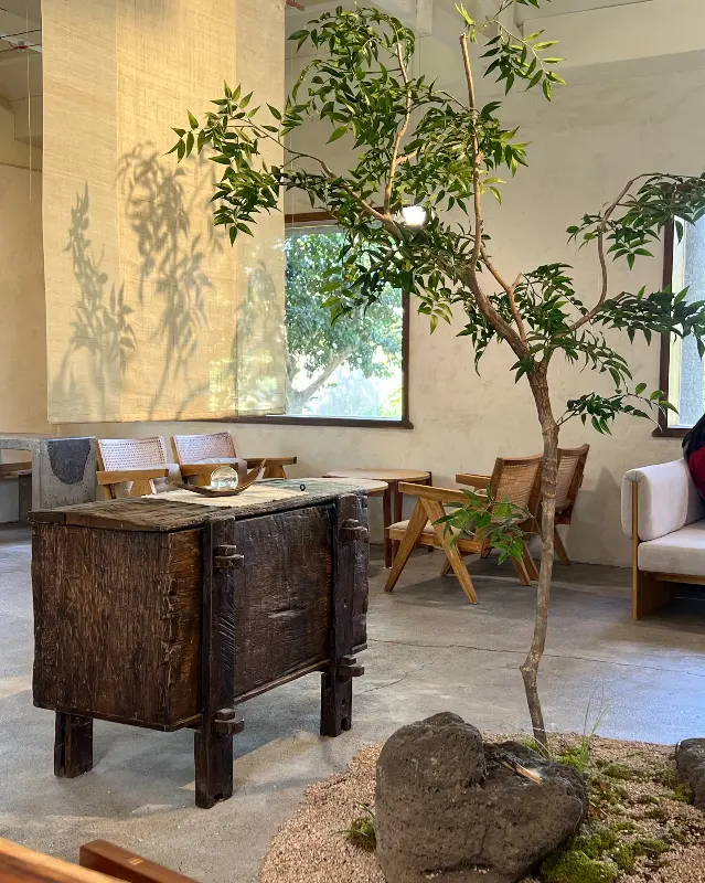 카페 내부 인테리어