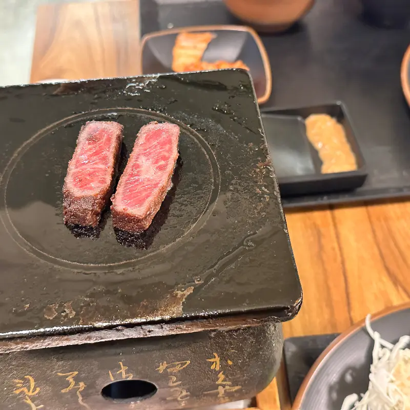 화로에 살짝 구워먹는 규카츠