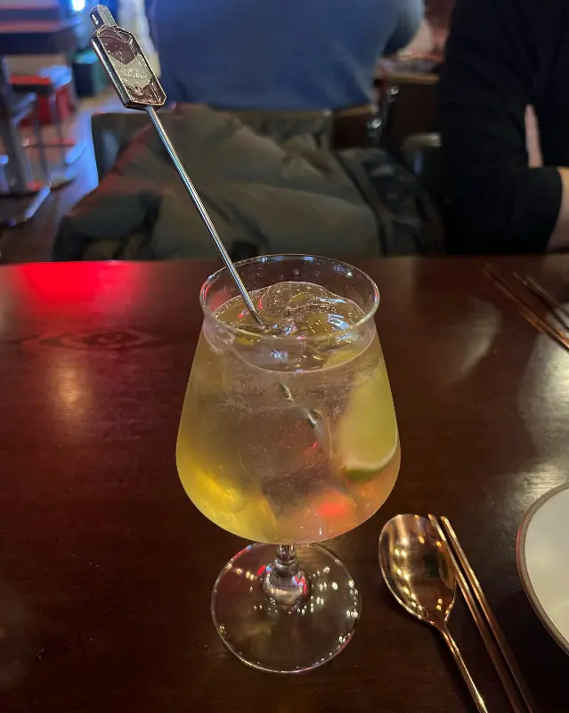 청량함이 느껴지는 청귤 하이볼