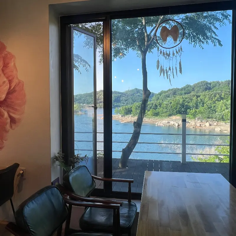 창밖으로 보이는 합천호 뷰