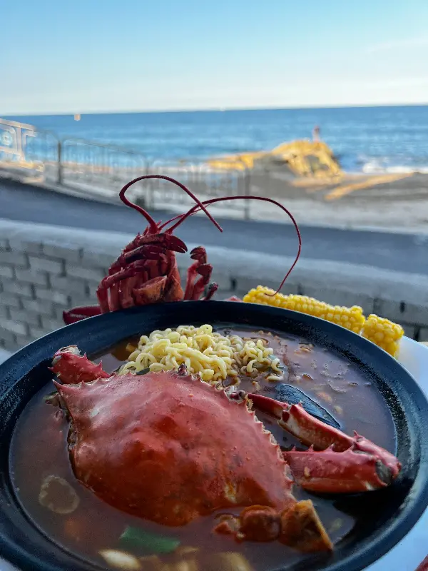 정갈하게 차려진 밑반찬들