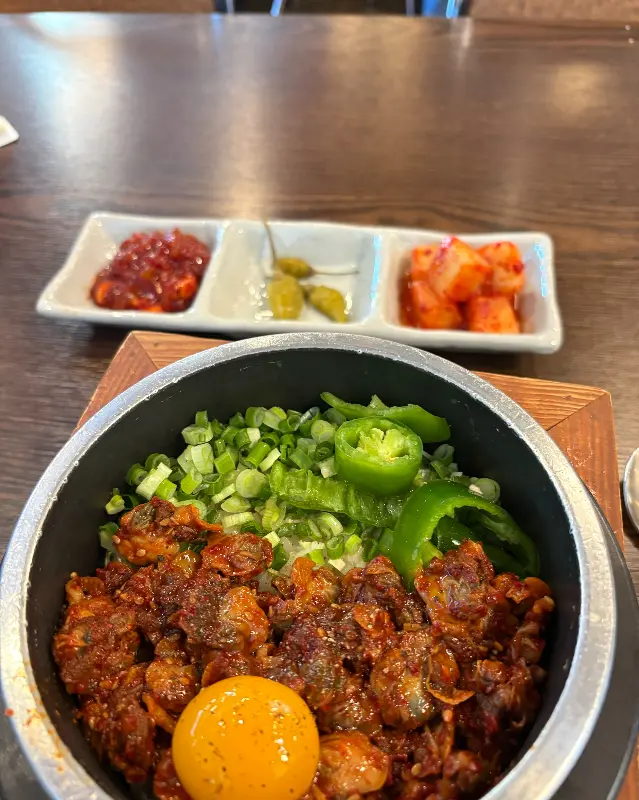 소갈비 솥밥과 3종 반찬