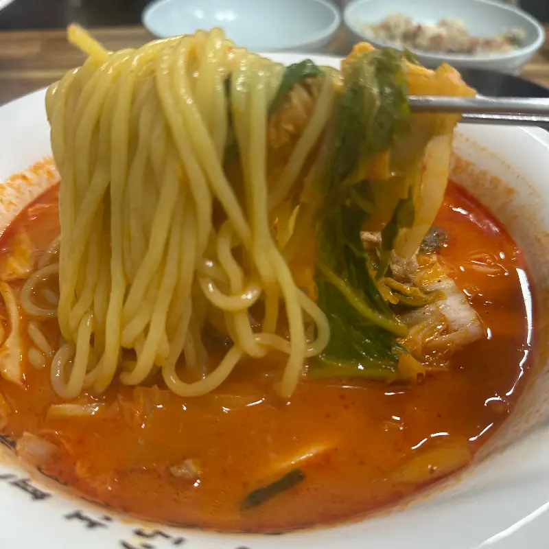 짬뽕 면발 클로즈업