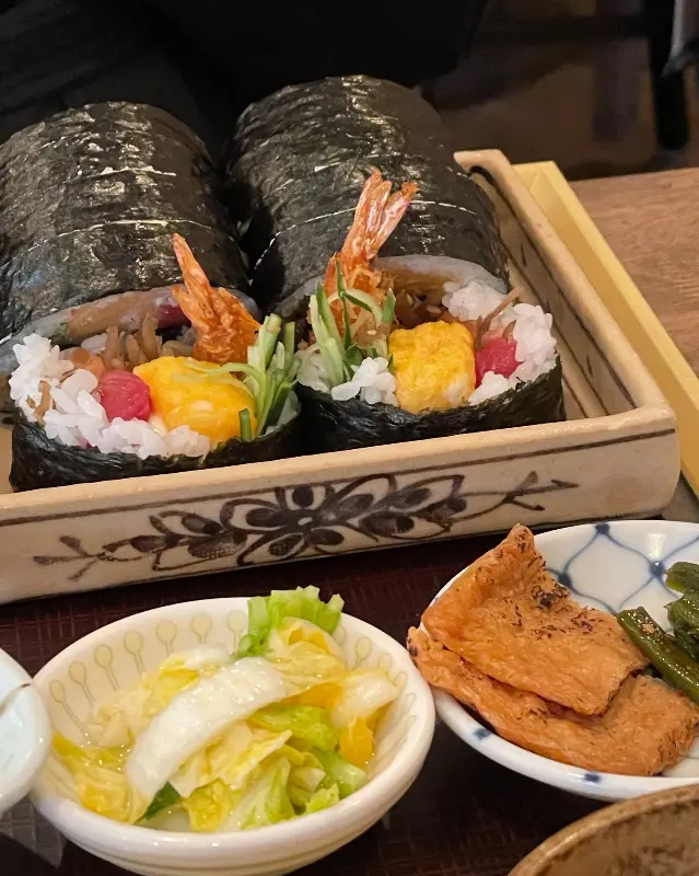 입안 가득 행복을 선사하는, 백식의 후토마끼