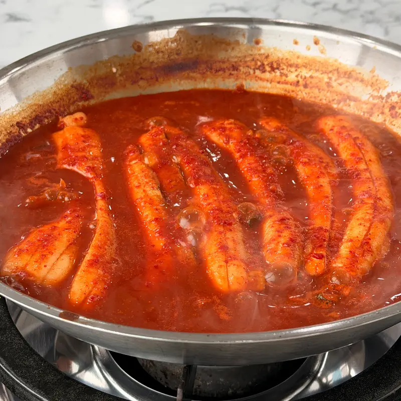 매콤한 양념에 졸여진 갈치조림