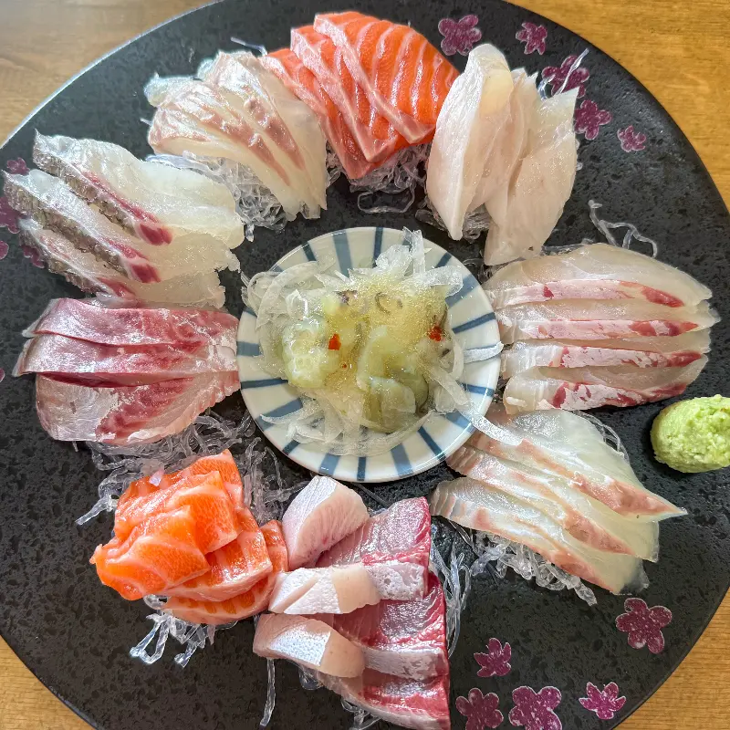 신선함이 눈으로도 보이는 숙성회