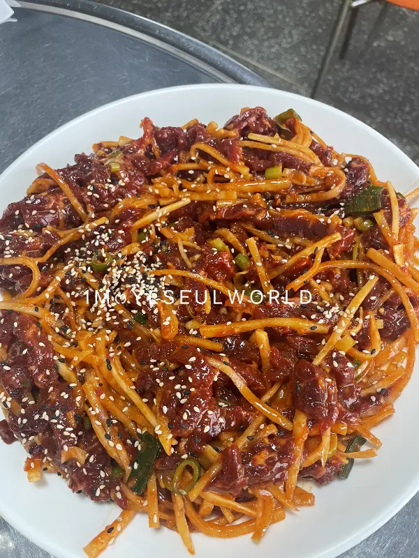 신선한 육회의 자태