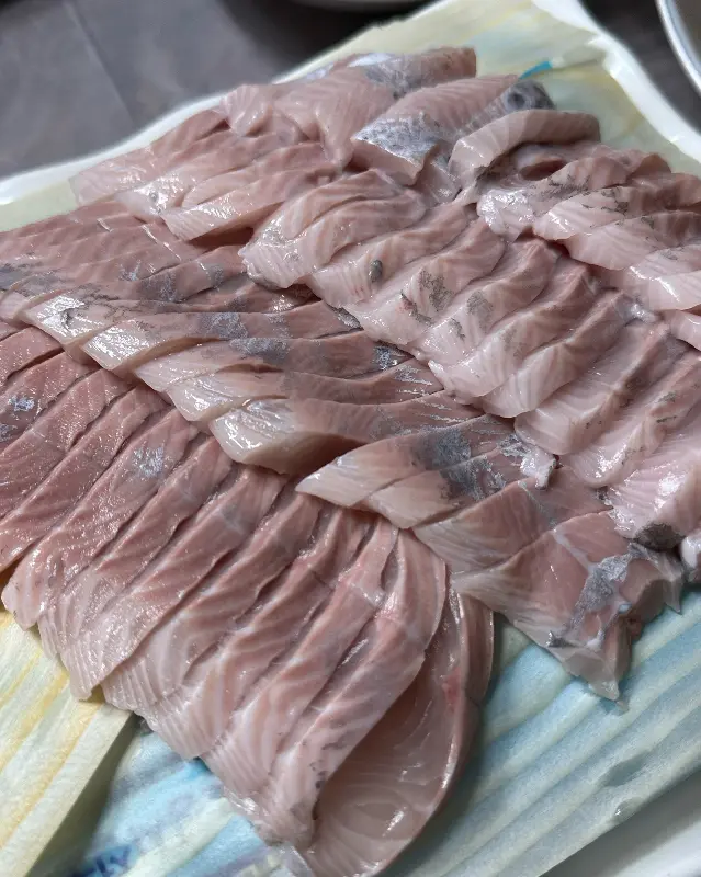 신선한 산천어회