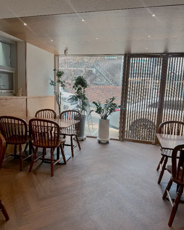 카페 내부 테이블