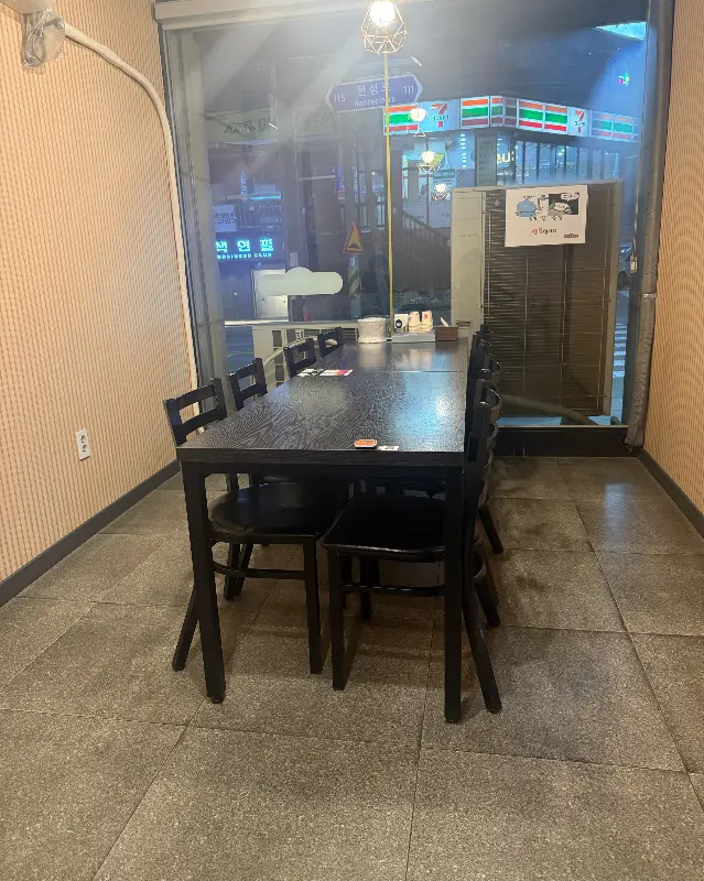 넓은 매장 내부