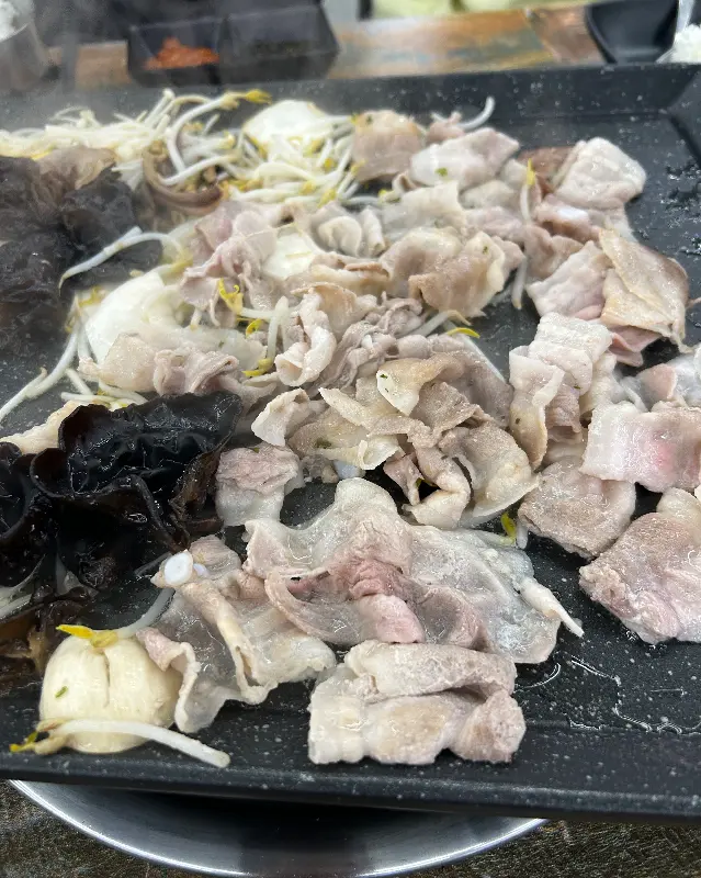 일품대패 불판 위 삼겹살