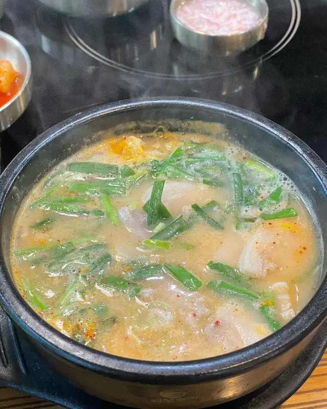 몽실종가돼지국밥 돼지국밥