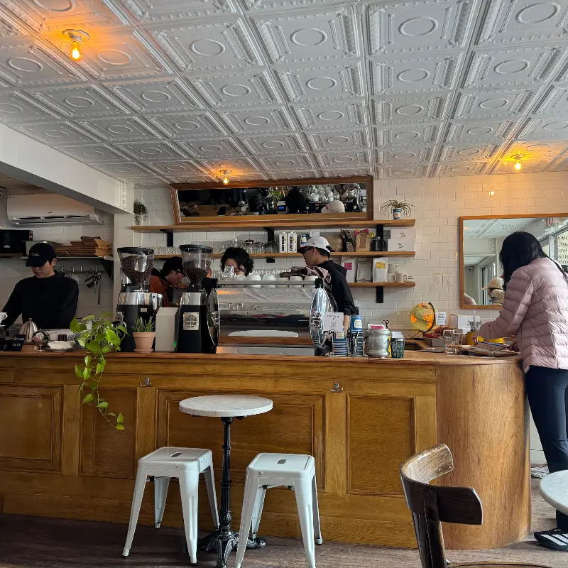 로우앤스윗 로스터리 내부 모습