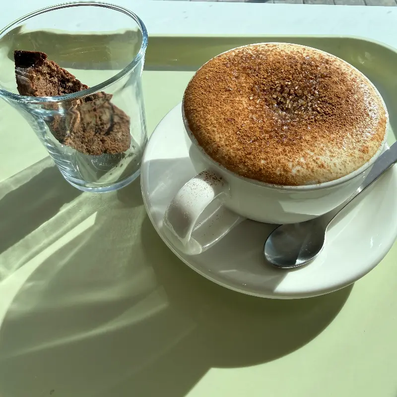 카푸치노와 비스코티