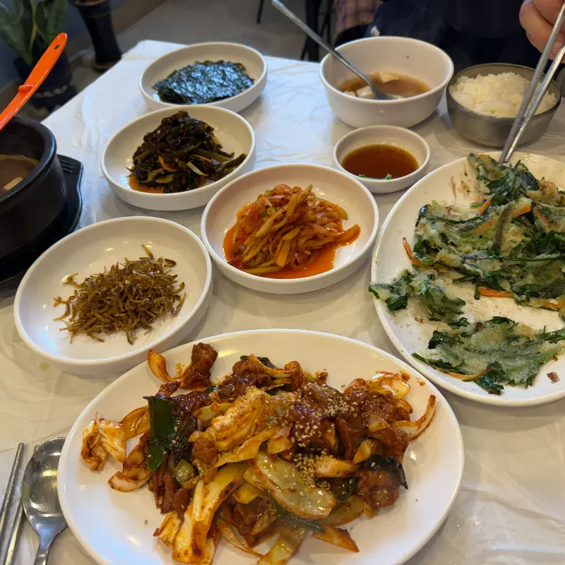 고추장 불고기와 밑반찬