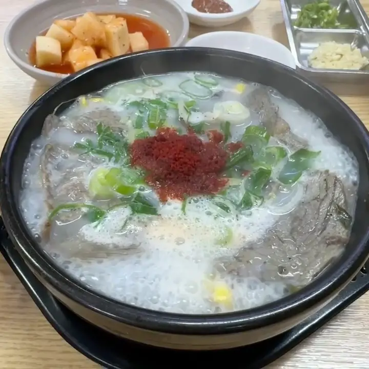 해장국 한 상 차림