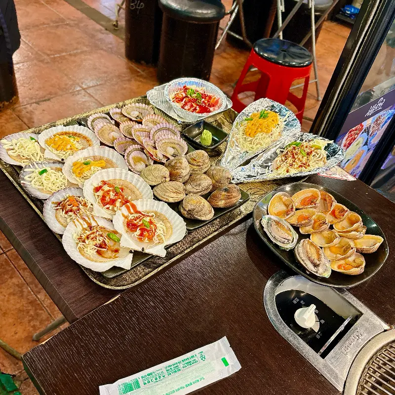 조개구이 한 상 차림