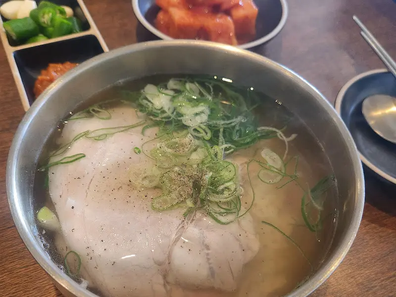 따뜻함이 느껴지는 온정가의 청곰탕 한 그릇