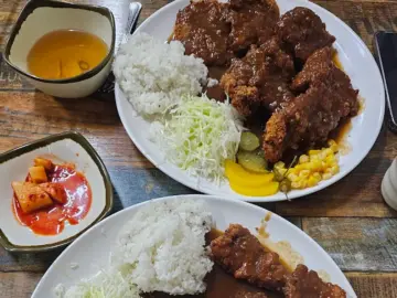 추억을 튀겨낸 맛, 제천 이소반에서 만난 돈가스 향수 맛집