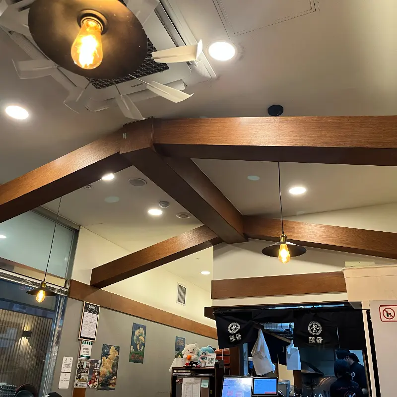 멘야마쯔리 내부