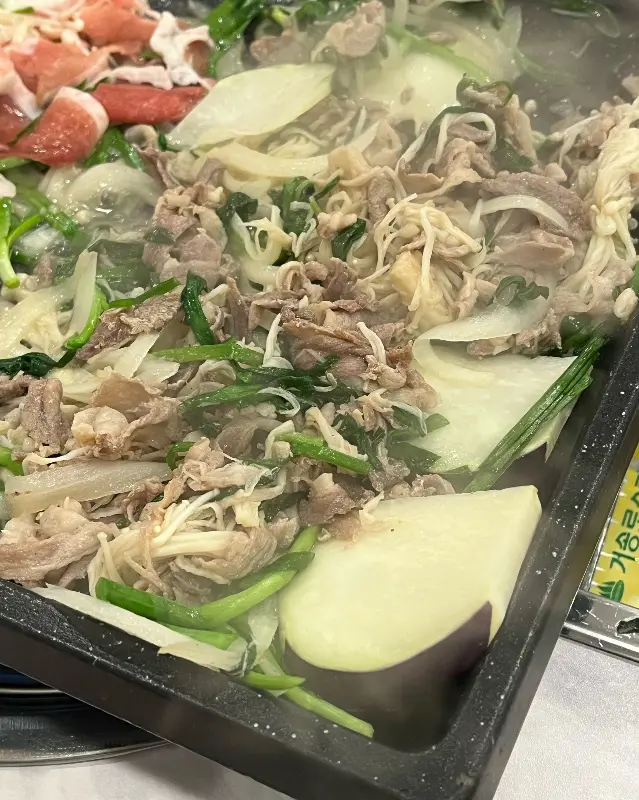 신선함이 느껴지는 오리불고기