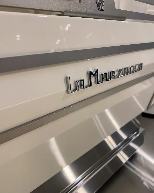 고급스러운 커피 머신