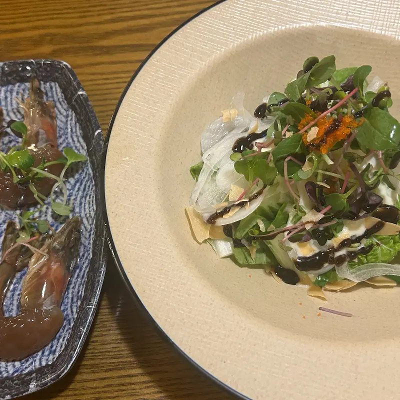 샐러드와 간장새우