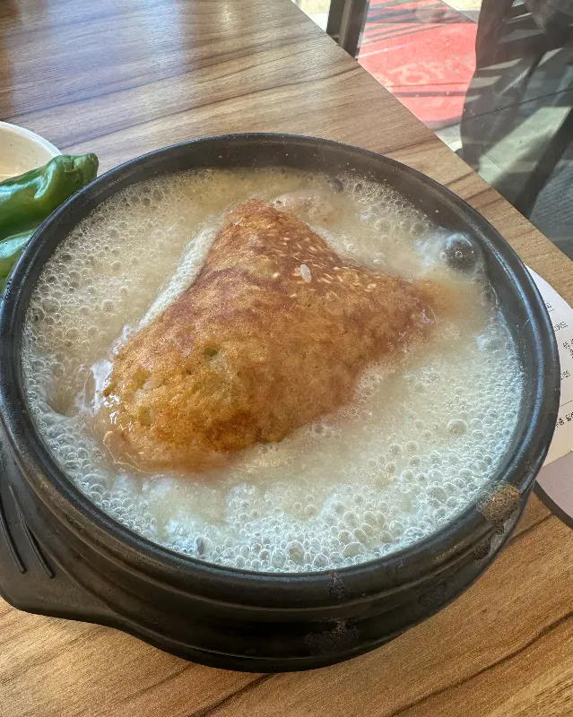 누룽지의 고소함이 느껴지는 삼계탕