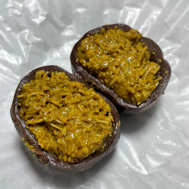 달콤한 팥 앙금이 가득한 쑥찹쌀 휘낭시에