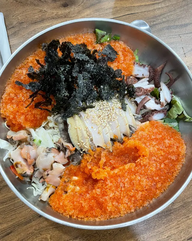 다채로운 색감의 물회