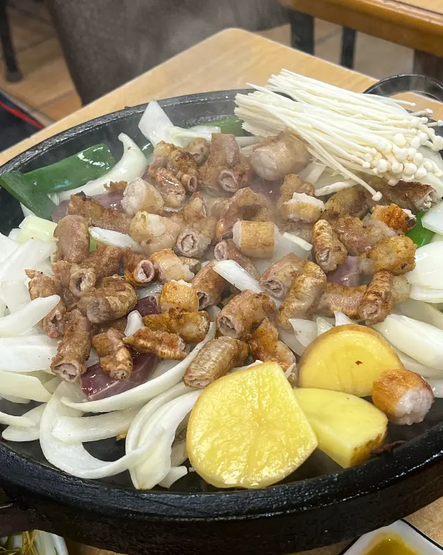 지글거리는 곱창구이