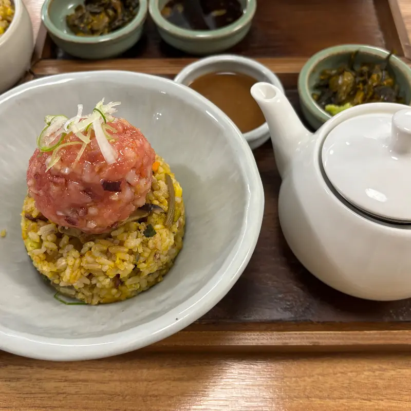 해산물이 올라간 오츠동