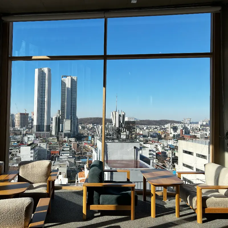 정갈하게 담겨 나오는 디저트