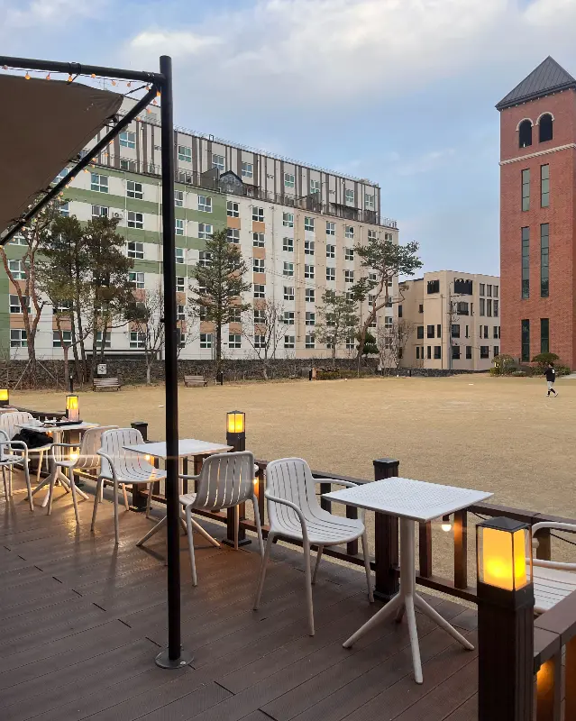 오브떼르의 야외 테이블