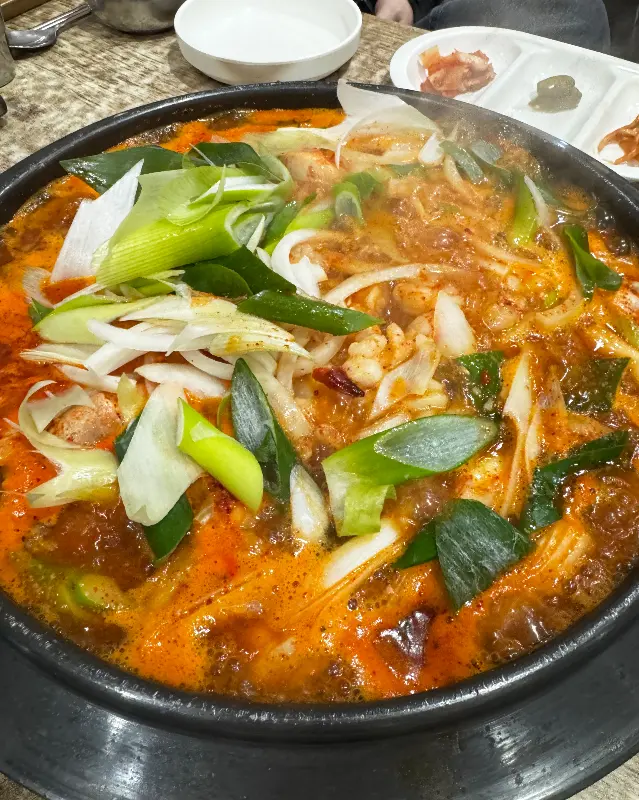 끓고 있는 곱도리탕