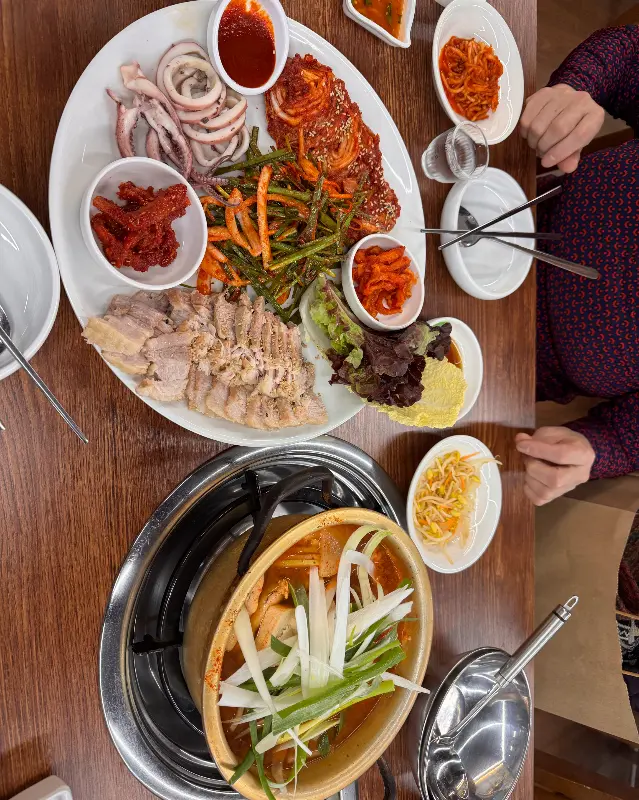 살얼음이 동동 떠 있는 시원한 냉면